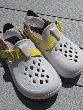 Chaco Women Lightweight Cream and Yellow "Crocs"